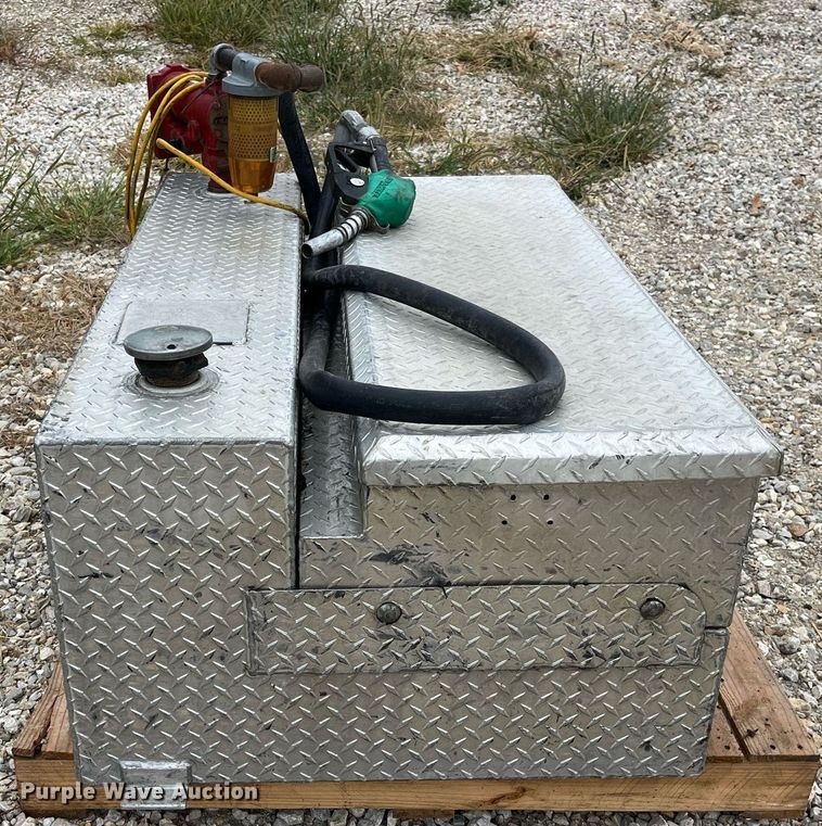 image for item LD9801 Fuel tank