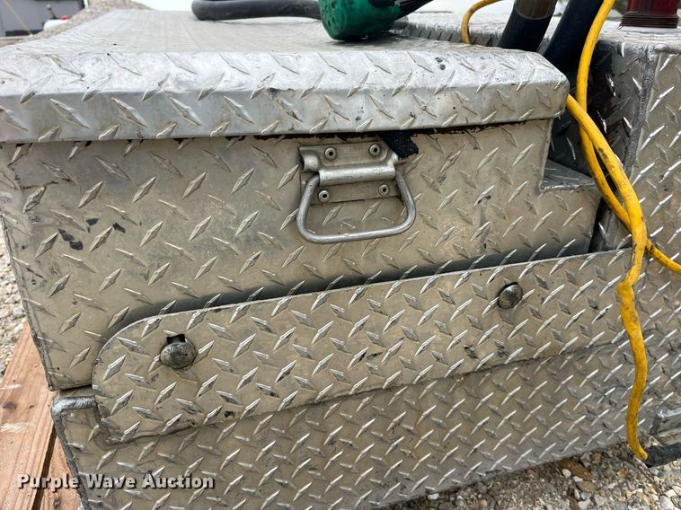 image for item LD9801 Fuel tank