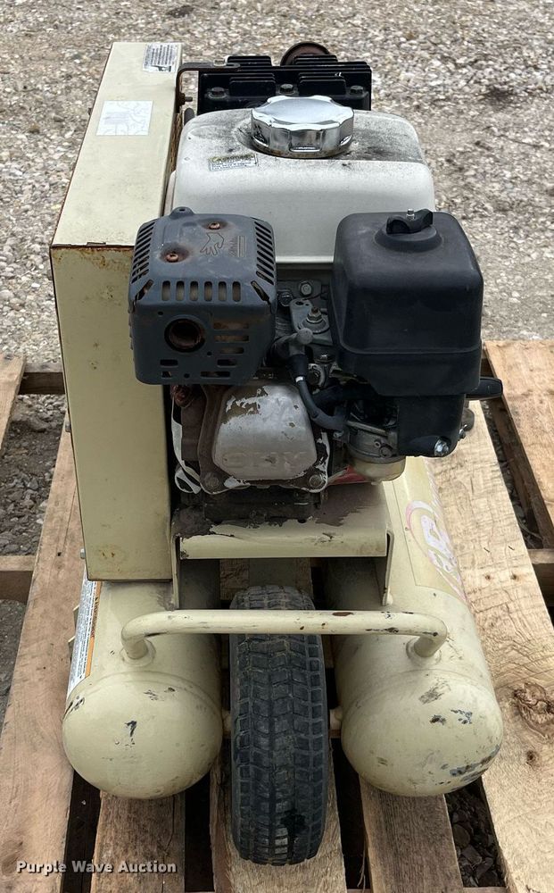 image for item LD9802 Ingersoll Rand SS3  air compressor