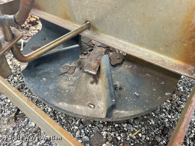 image for item LD9805 Swenson  spreader