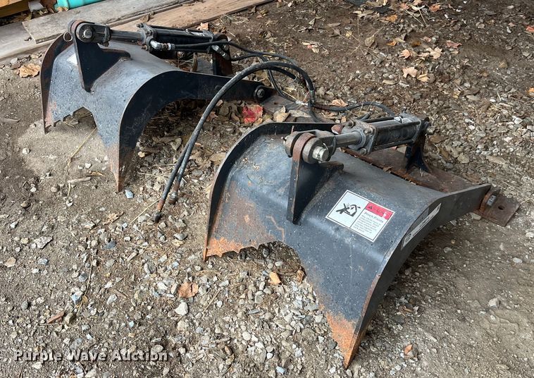 image for item LD9814 Skid steer grapple