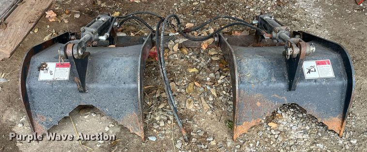 image for item LD9814 Skid steer grapple