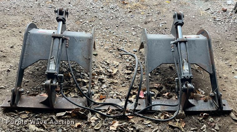 image for item LD9814 Skid steer grapple