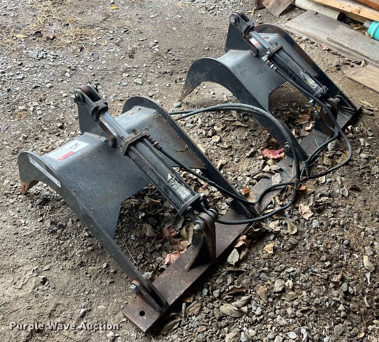 image for item LD9814 Skid steer grapple