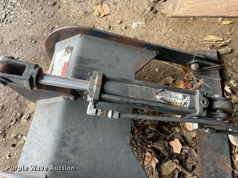 image for item LD9814 Skid steer grapple