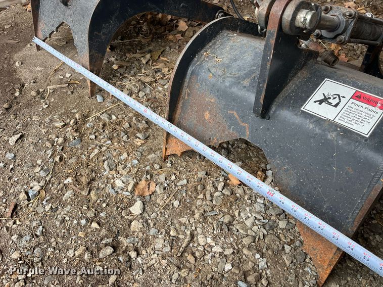 image for item LD9814 Skid steer grapple