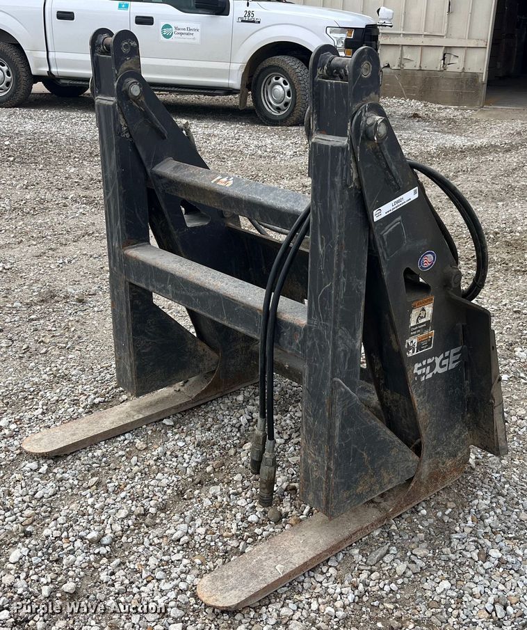 image for item LD9821 Skid steer grapple forks