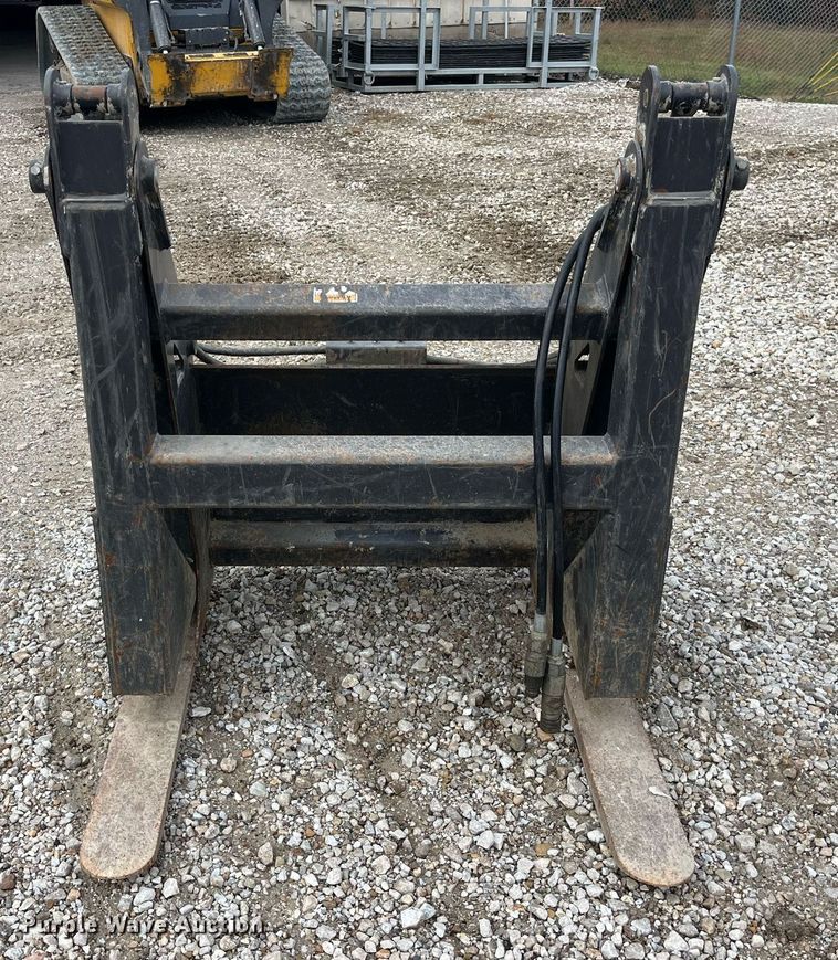 image for item LD9821 Skid steer grapple forks