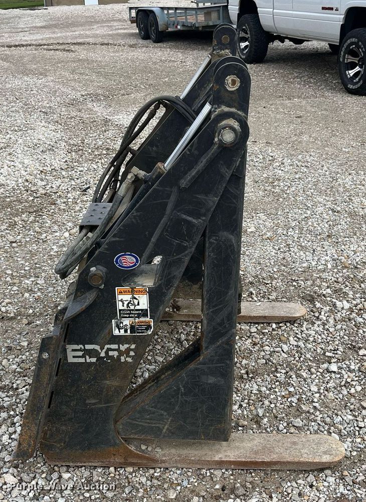 image for item LD9821 Skid steer grapple forks