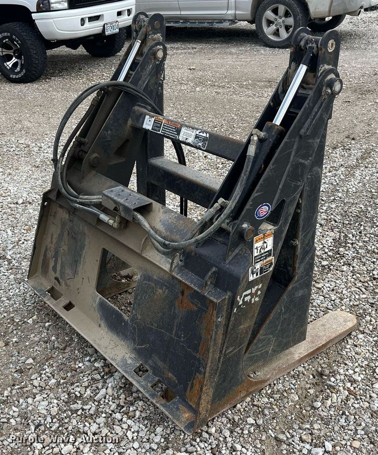 image for item LD9821 Skid steer grapple forks