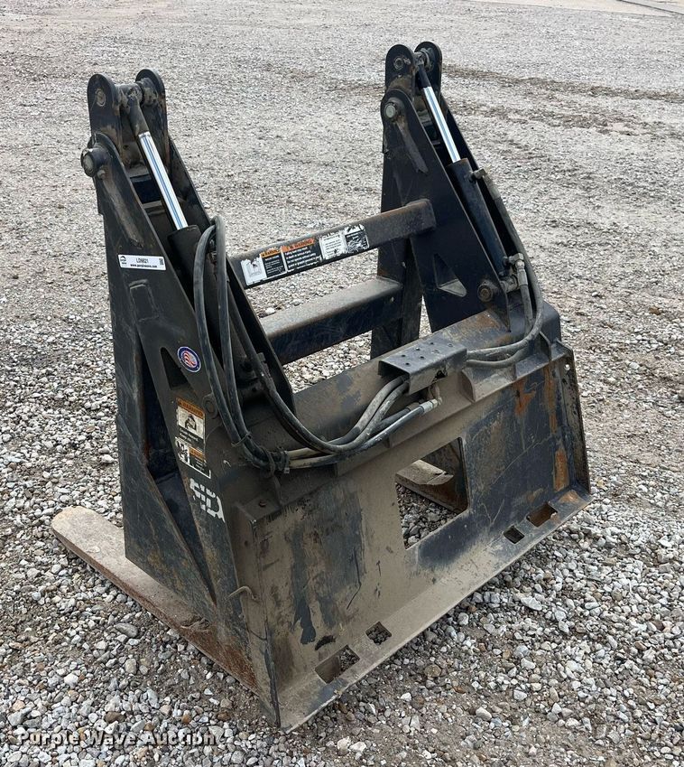 image for item LD9821 Skid steer grapple forks