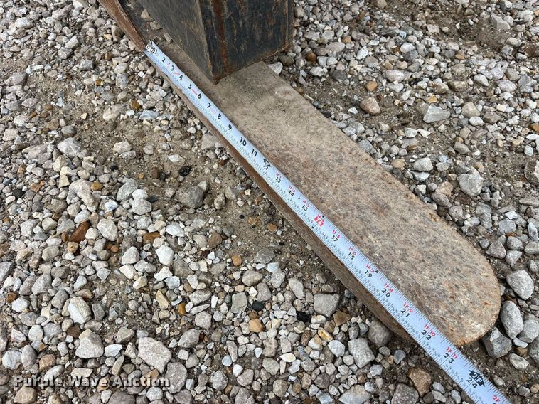 image for item LD9821 Skid steer grapple forks