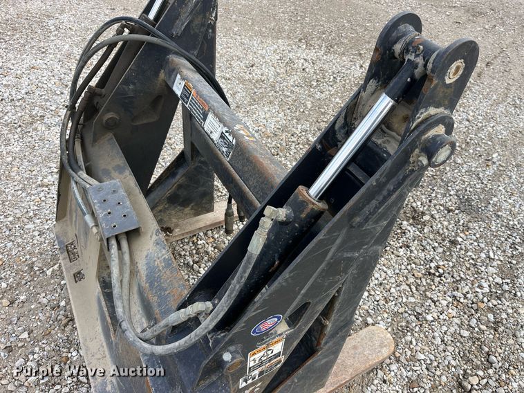 image for item LD9821 Skid steer grapple forks