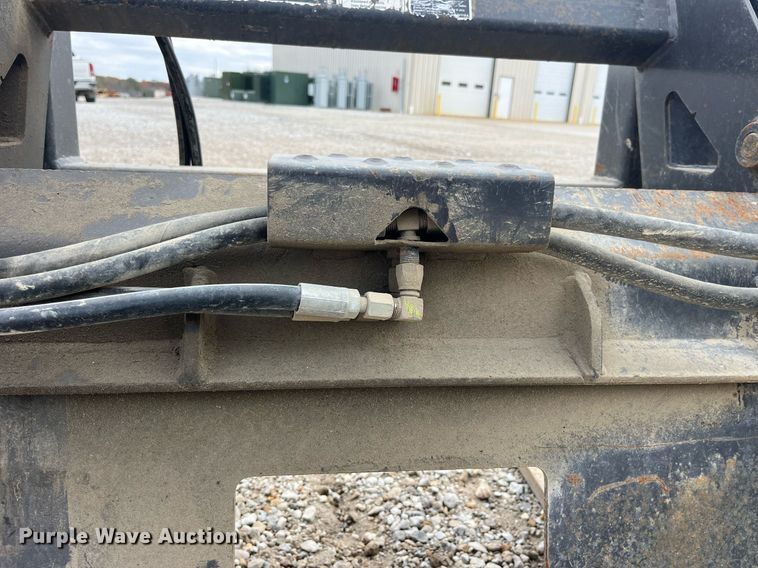 image for item LD9821 Skid steer grapple forks