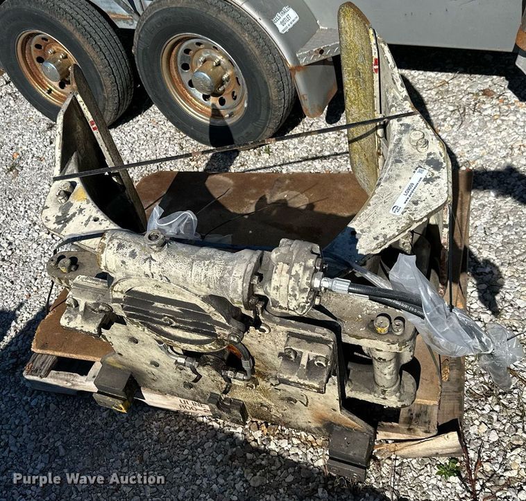 image for item LG9059 Cascade 25C-RC-03F  forklift clamp