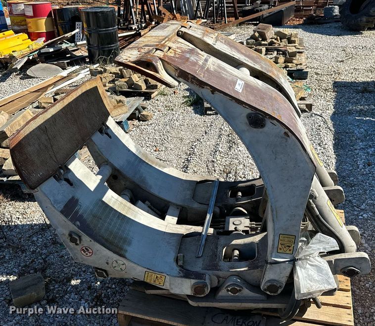 image for item LG9060 Cascade  forklift clamp