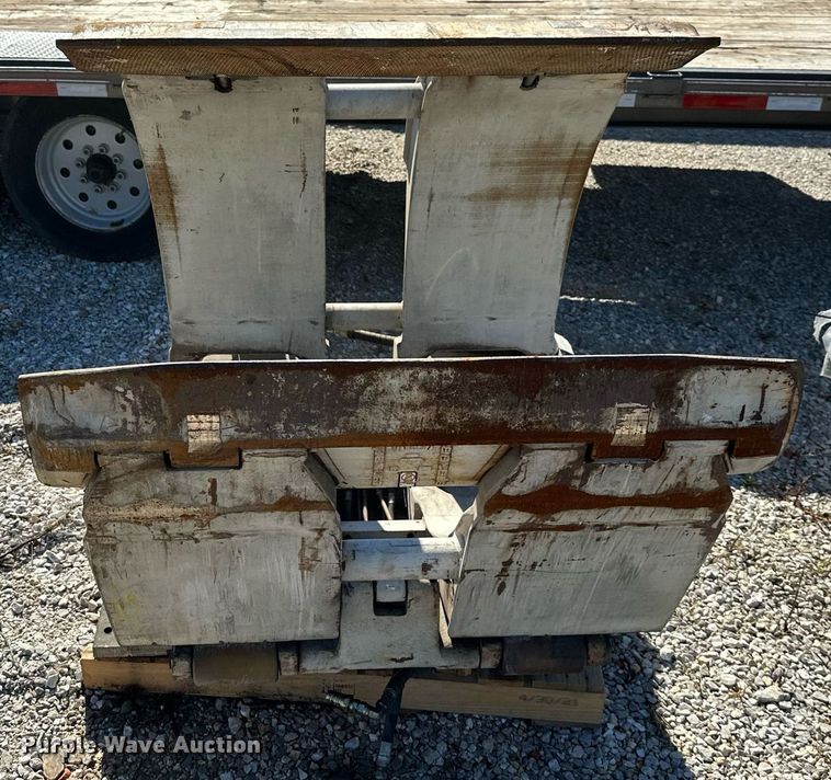 image for item LG9060 Cascade  forklift clamp