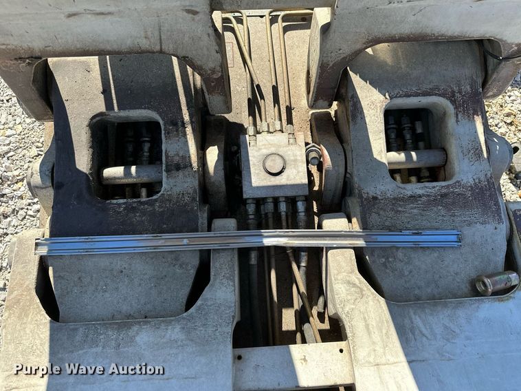 image for item LG9060 Cascade  forklift clamp