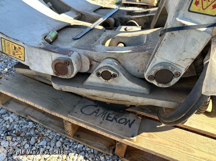 image for item LG9060 Cascade  forklift clamp