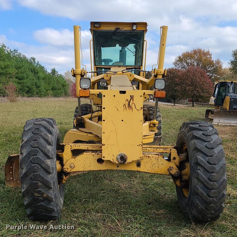 image for item LJ9295 1996 John Deere 770BH  motor grader