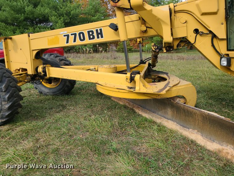 image for item LJ9295 1996 John Deere 770BH  motor grader