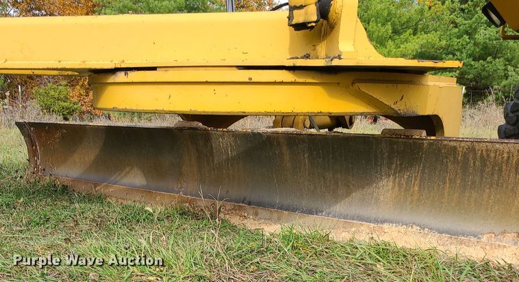 image for item LJ9295 1996 John Deere 770BH  motor grader