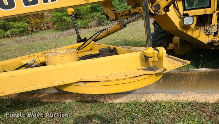 image for item LJ9295 1996 John Deere 770BH  motor grader