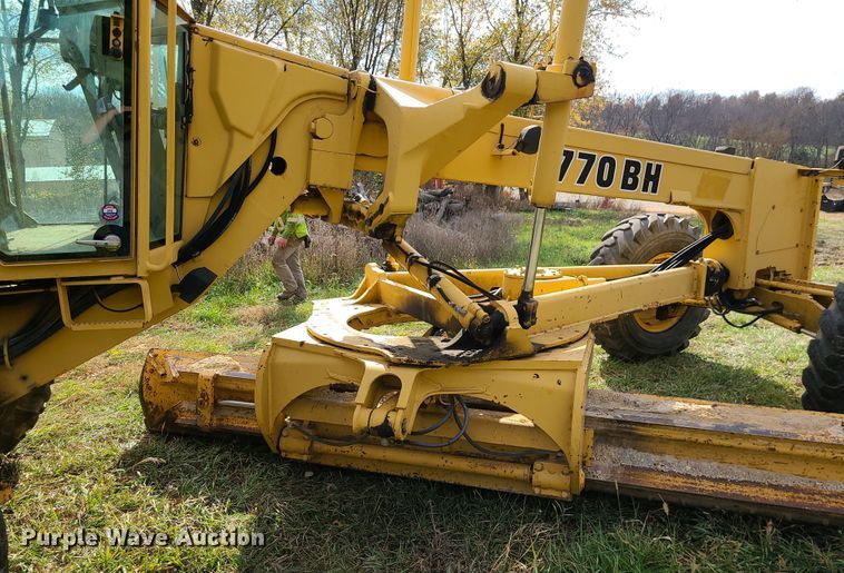 image for item LJ9295 1996 John Deere 770BH  motor grader