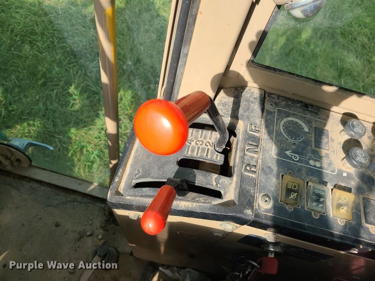 image for item LJ9295 1996 John Deere 770BH  motor grader