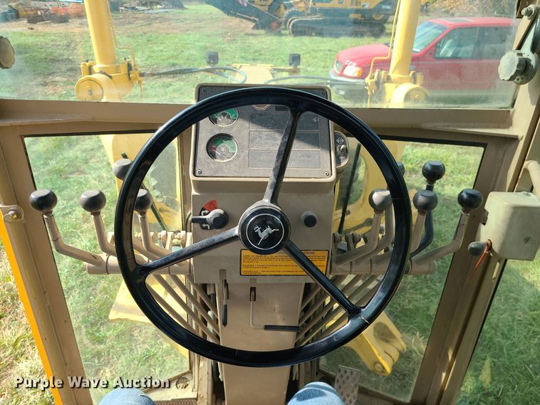 image for item LJ9295 1996 John Deere 770BH  motor grader