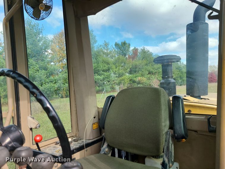 image for item LJ9295 1996 John Deere 770BH  motor grader