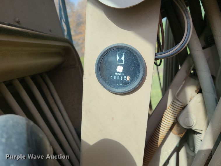 image for item LJ9295 1996 John Deere 770BH  motor grader