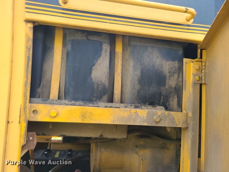 image for item LJ9295 1996 John Deere 770BH  motor grader