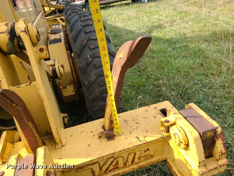 image for item LJ9295 1996 John Deere 770BH  motor grader