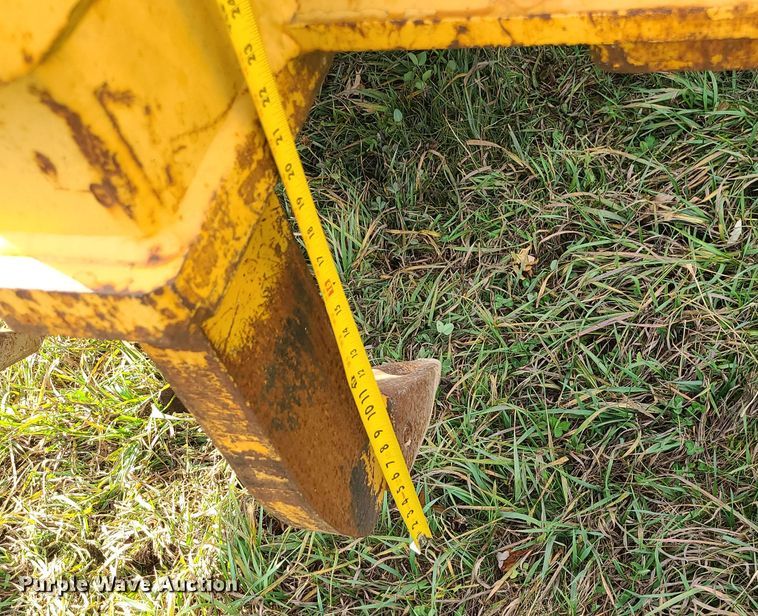 image for item LJ9295 1996 John Deere 770BH  motor grader