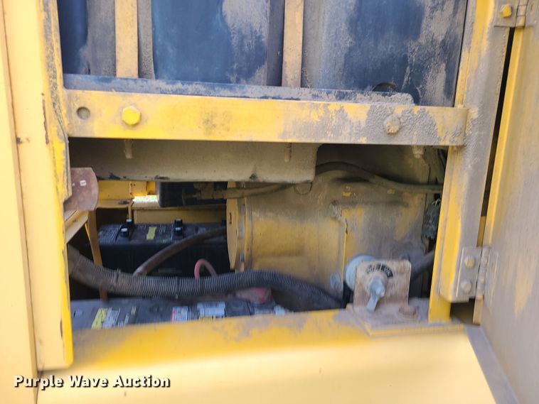 image for item LJ9295 1996 John Deere 770BH  motor grader