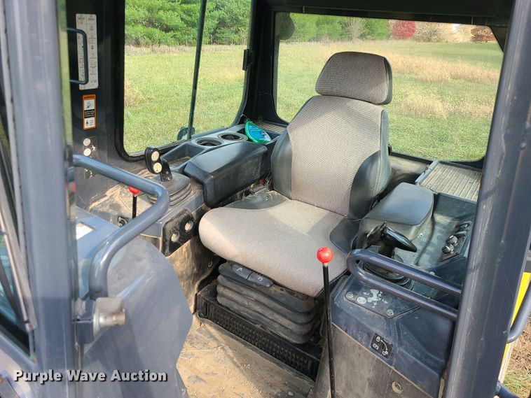 image for item LJ9296 2013 John Deere 650K  dozer