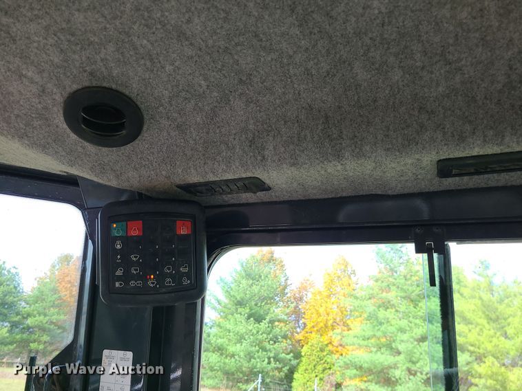 image for item LJ9296 2013 John Deere 650K  dozer