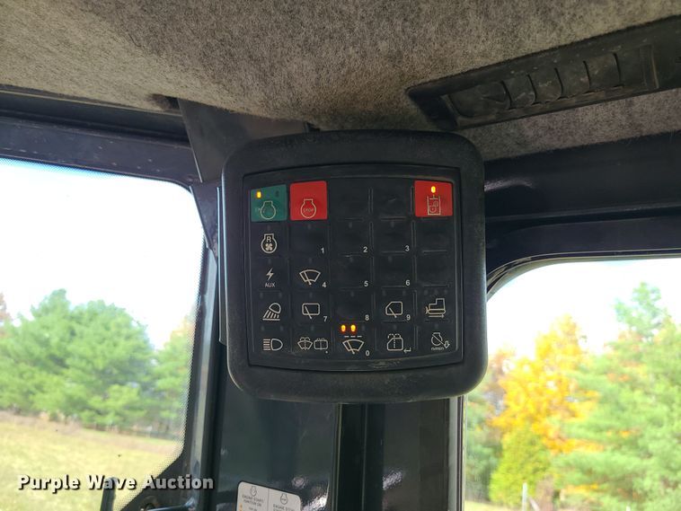 image for item LJ9296 2013 John Deere 650K  dozer