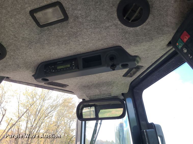 image for item LJ9296 2013 John Deere 650K  dozer