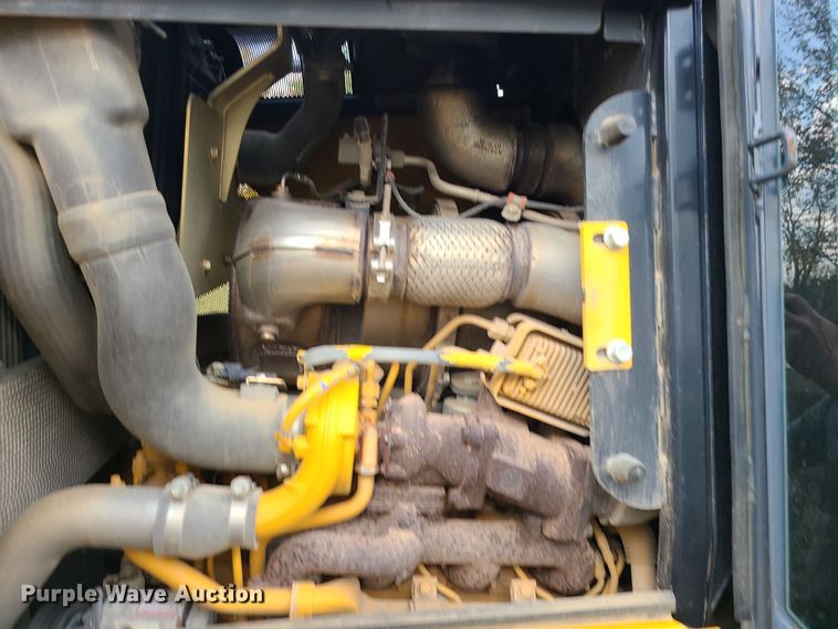 image for item LJ9296 2013 John Deere 650K  dozer