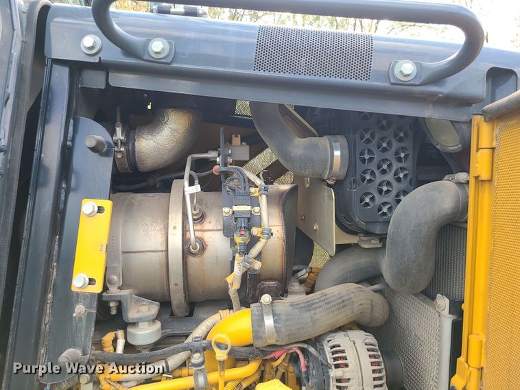 image for item LJ9296 2013 John Deere 650K  dozer