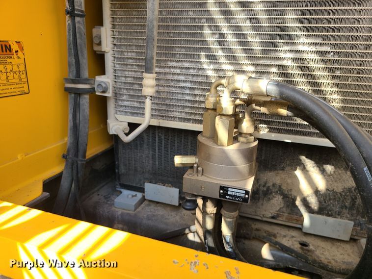 image for item LJ9297 2006 Volvo EC330BLC  excavator