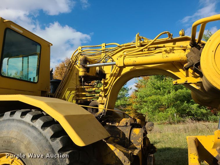 image for item LJ9299 1989 Caterpillar 615C  elevating scraper