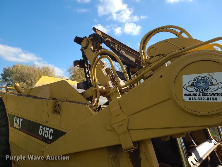 image for item LJ9299 1989 Caterpillar 615C  elevating scraper