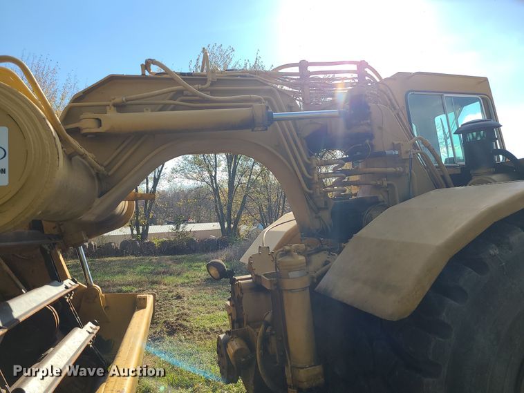 image for item LJ9299 1989 Caterpillar 615C  elevating scraper