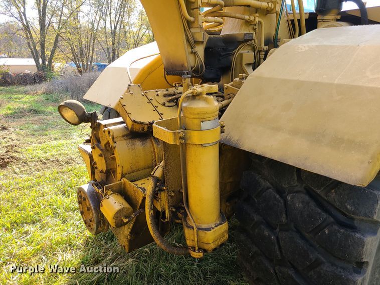 image for item LJ9299 1989 Caterpillar 615C  elevating scraper