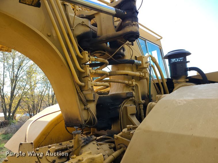 image for item LJ9299 1989 Caterpillar 615C  elevating scraper