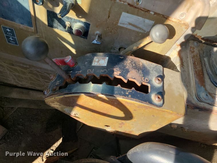 image for item LJ9299 1989 Caterpillar 615C  elevating scraper