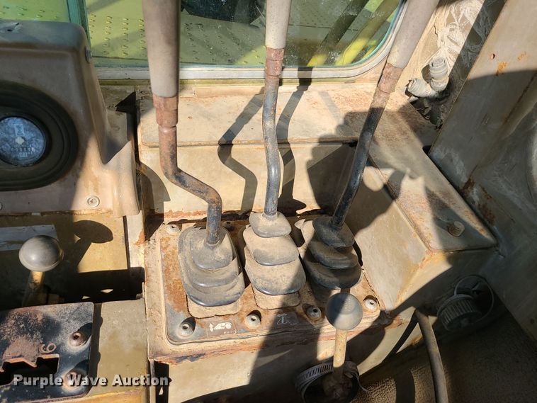 image for item LJ9299 1989 Caterpillar 615C  elevating scraper